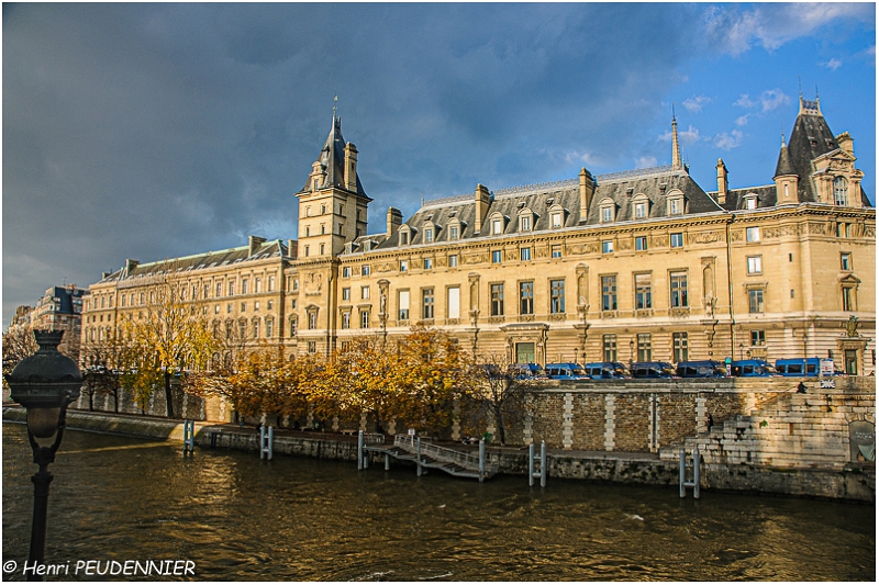 Paris_La_Conciergerie_A10_8712_RC.jpg