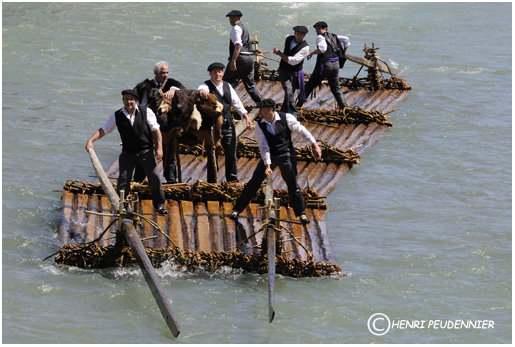 REPORTAGES DIVERS.jpg